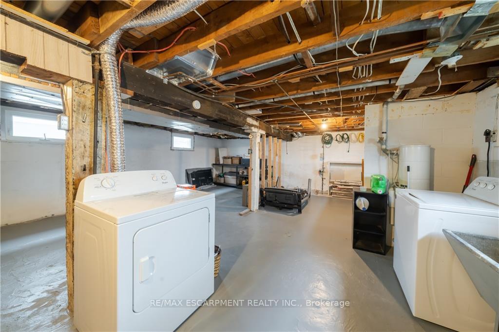 Photo 11 of 22 Concord Avenue, St. Catharines, Facer — HOMEH