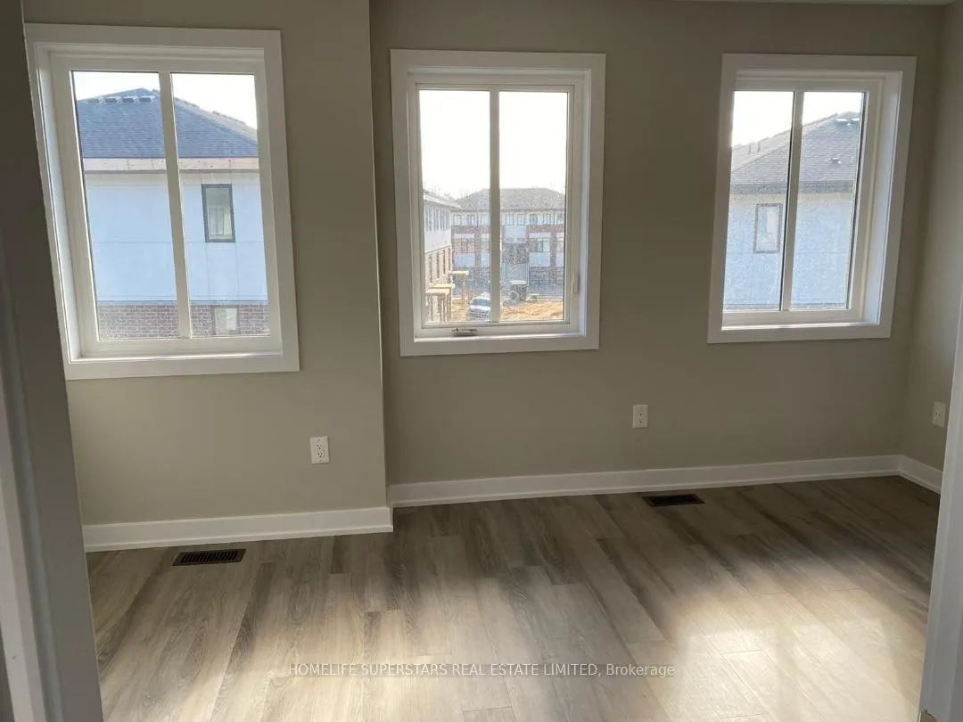 Photo 10 of 36 Markle Crescent, Hamilton, Ancaster — HOMEH