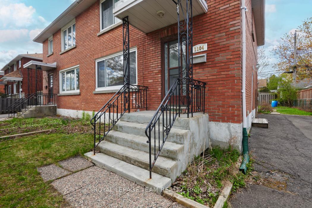 Photo 3 of 1104 Apolydor Avenue, Ottawa, Billings Bridge — HOMEH