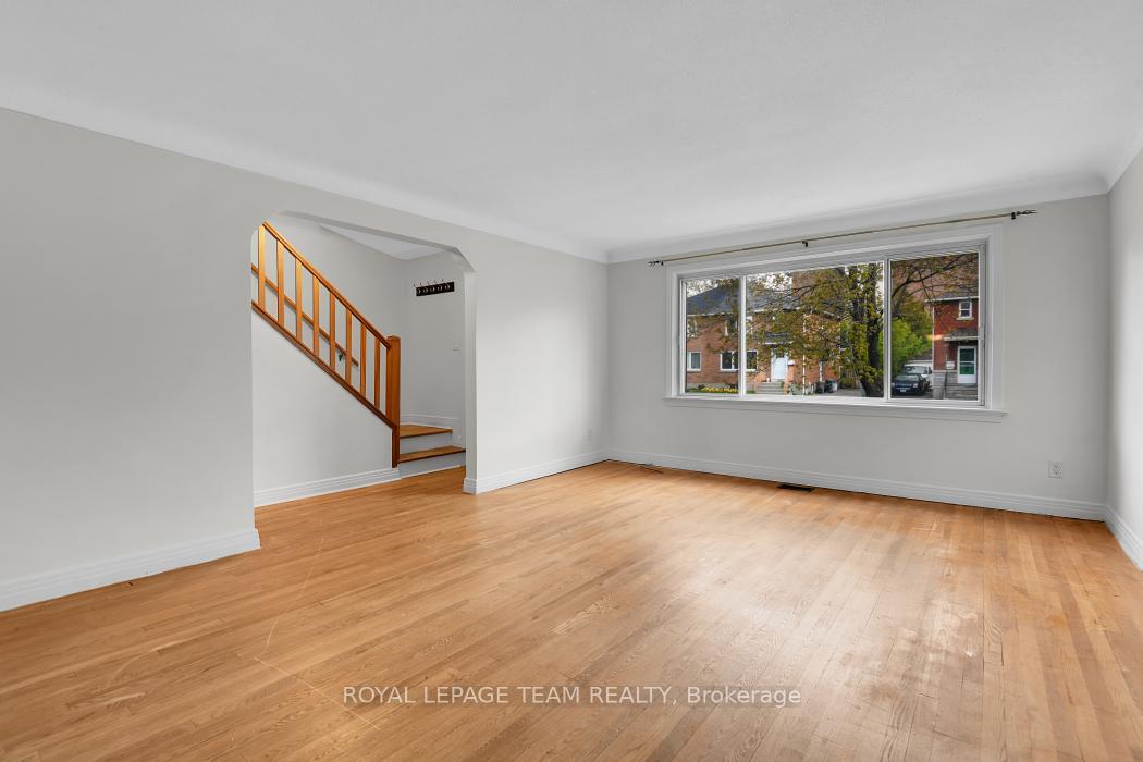 Photo 7 of 1104 Apolydor Avenue, Ottawa, Billings Bridge — HOMEH