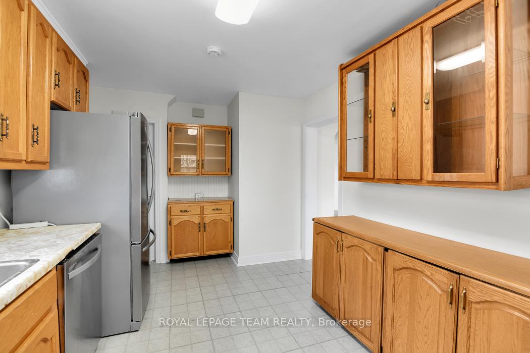 Photo 14 of 1104 Apolydor Avenue, Ottawa, Billings Bridge — HOMEH