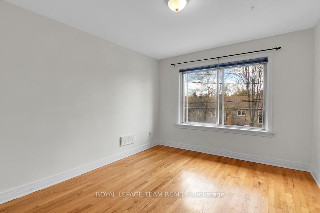 Photo 24 of 1104 Apolydor Avenue, Ottawa, Billings Bridge — HOMEH