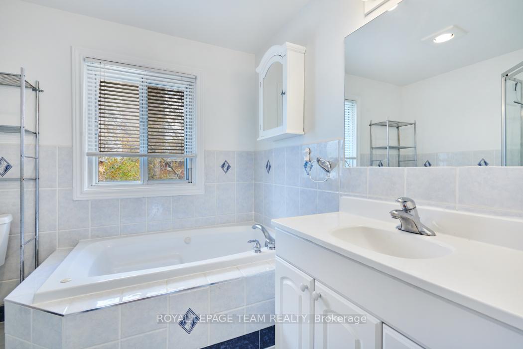 Photo 26 of 1104 Apolydor Avenue, Ottawa, Billings Bridge — HOMEH
