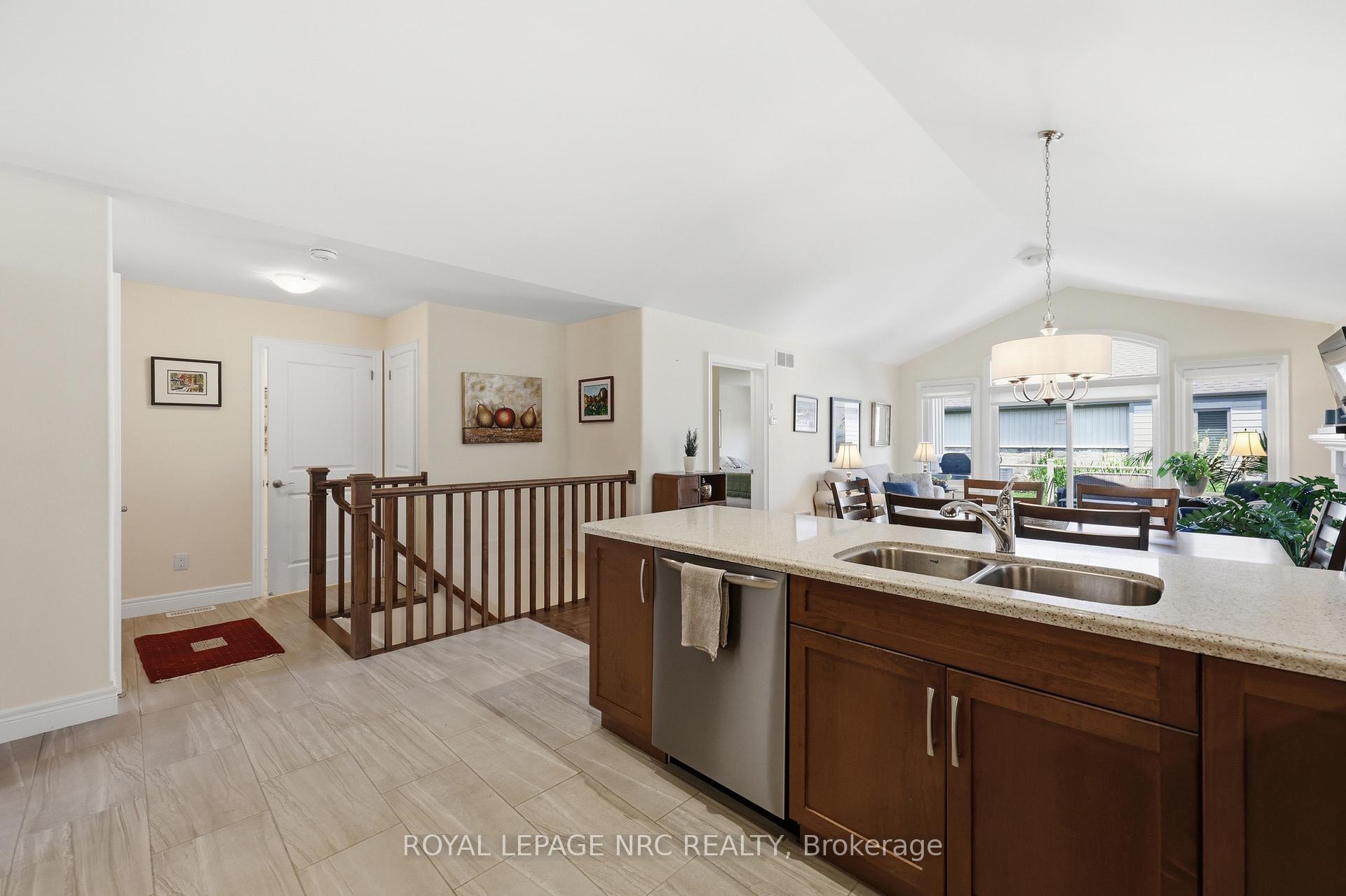 Photo 8 of 23 Richard Crescent, West Lincoln, Smithville — HOMEH