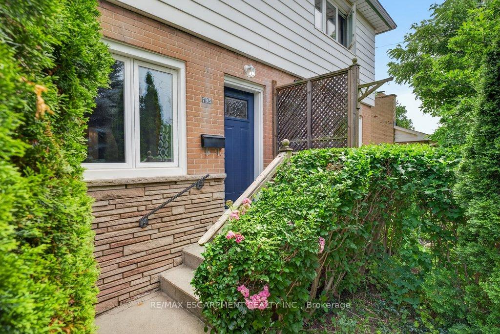 Photo 2 of 795 Drury Lane, Burlington, Brant — HOMEH