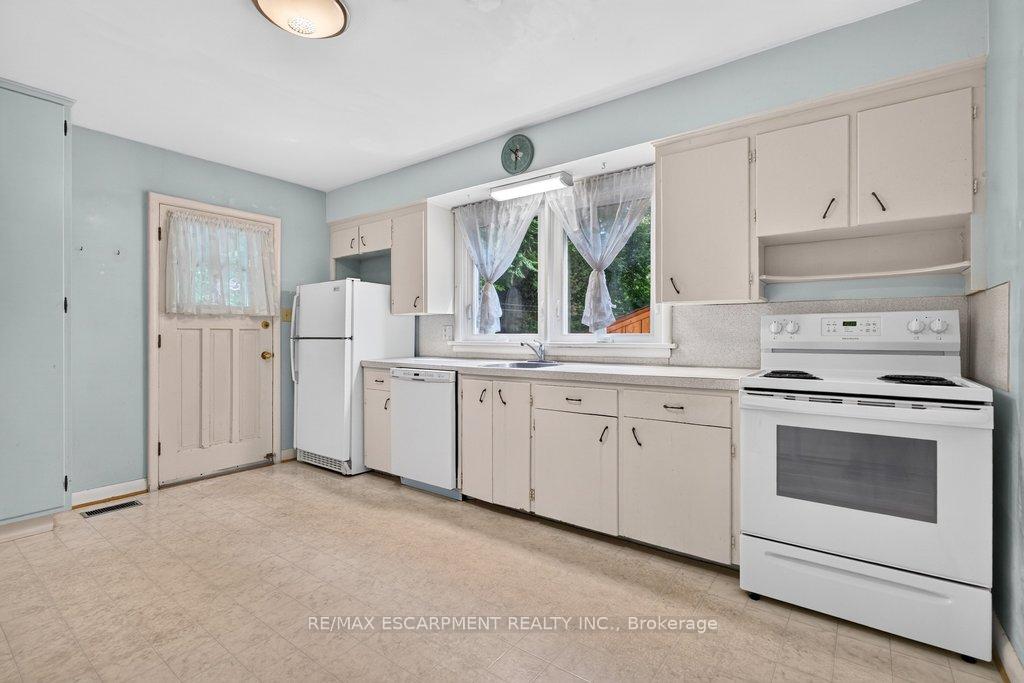 Photo 14 of 795 Drury Lane, Burlington, Brant — HOMEH