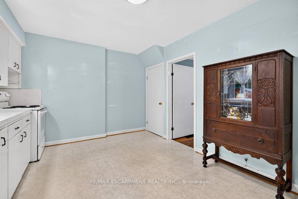 Photo 16 of 795 Drury Lane, Burlington, Brant — HOMEH