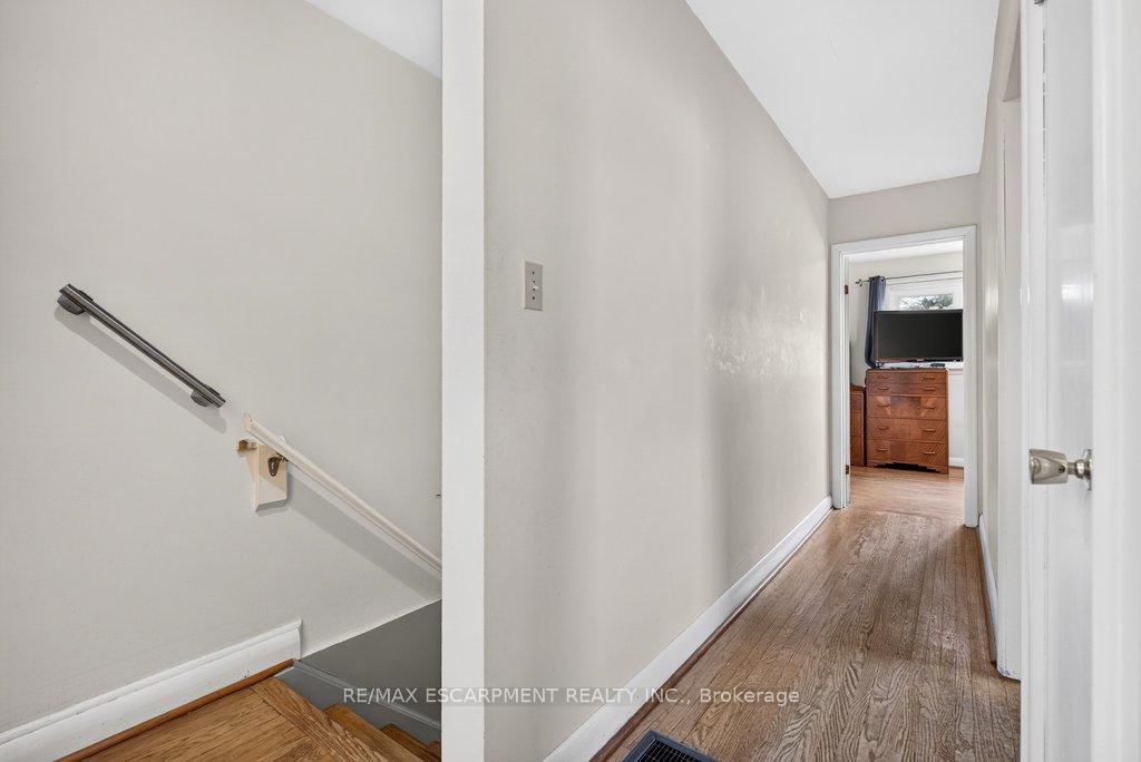 Photo 21 of 795 Drury Lane, Burlington, Brant — HOMEH