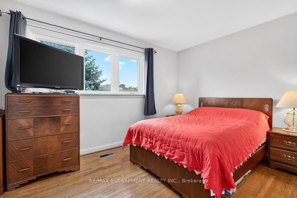 Photo 22 of 795 Drury Lane, Burlington, Brant — HOMEH