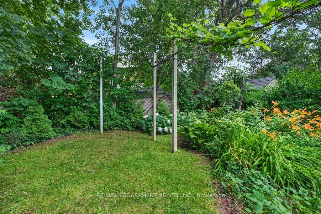 Photo 34 of 795 Drury Lane, Burlington, Brant — HOMEH