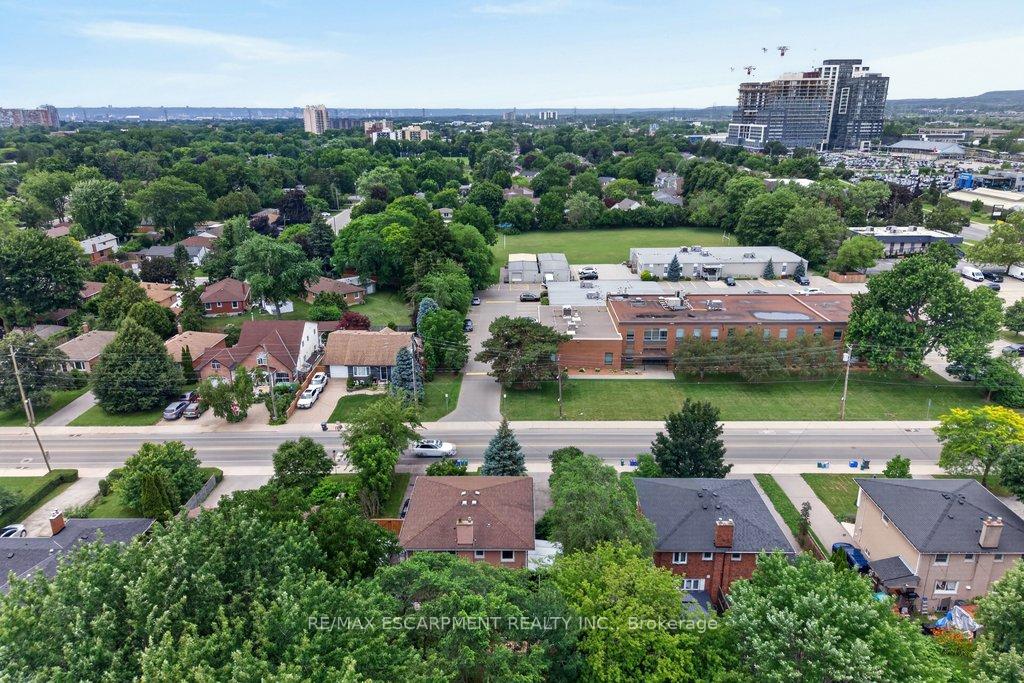 Photo 36 of 795 Drury Lane, Burlington, Brant — HOMEH