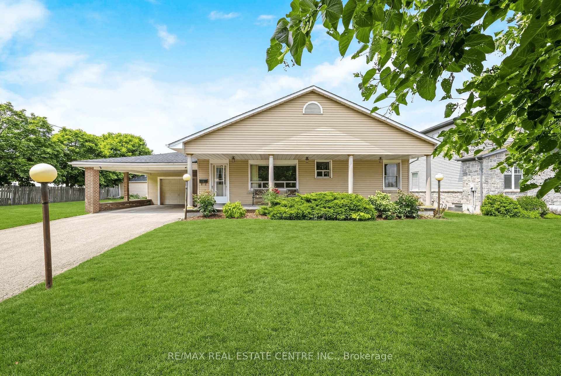 Front of 3161 Steeles Avenue W