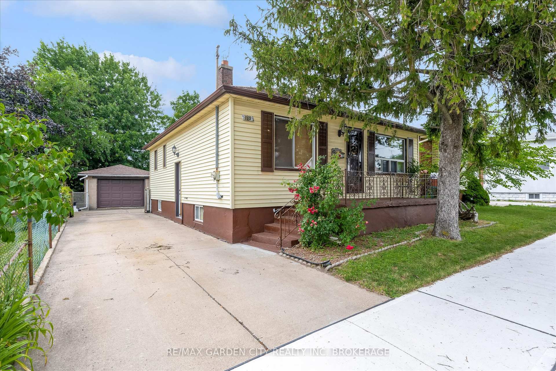 Photo 1 of 165 Pine Street S, Thorold, Thorold Downtown — HOMEH