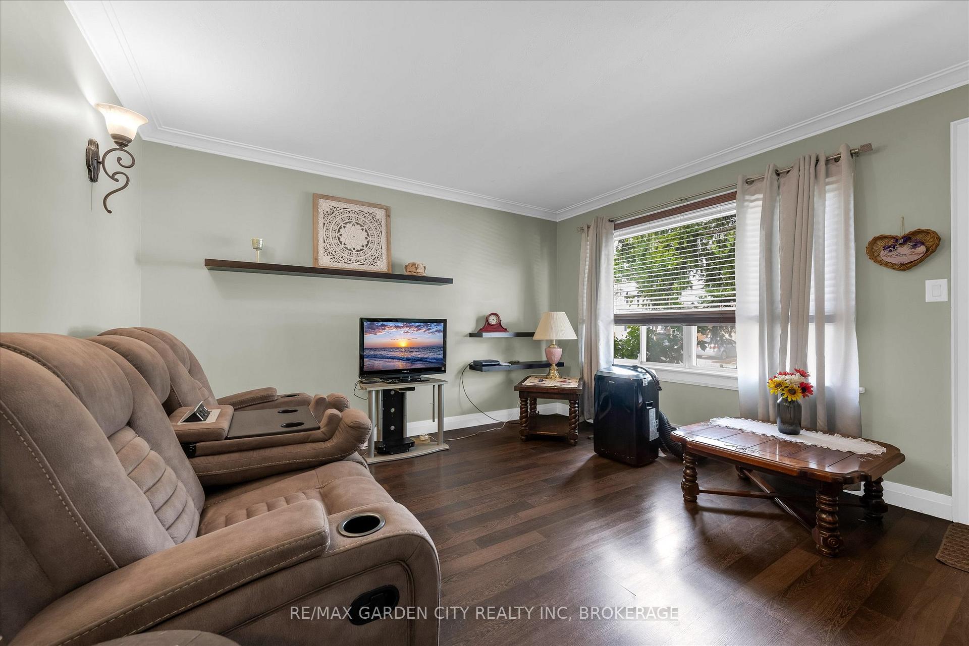 Photo 5 of 165 Pine Street S, Thorold, Thorold Downtown — HOMEH