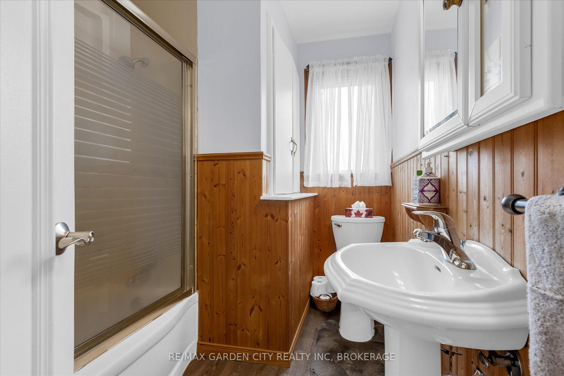 Photo 10 of 165 Pine Street S, Thorold, Thorold Downtown — HOMEH
