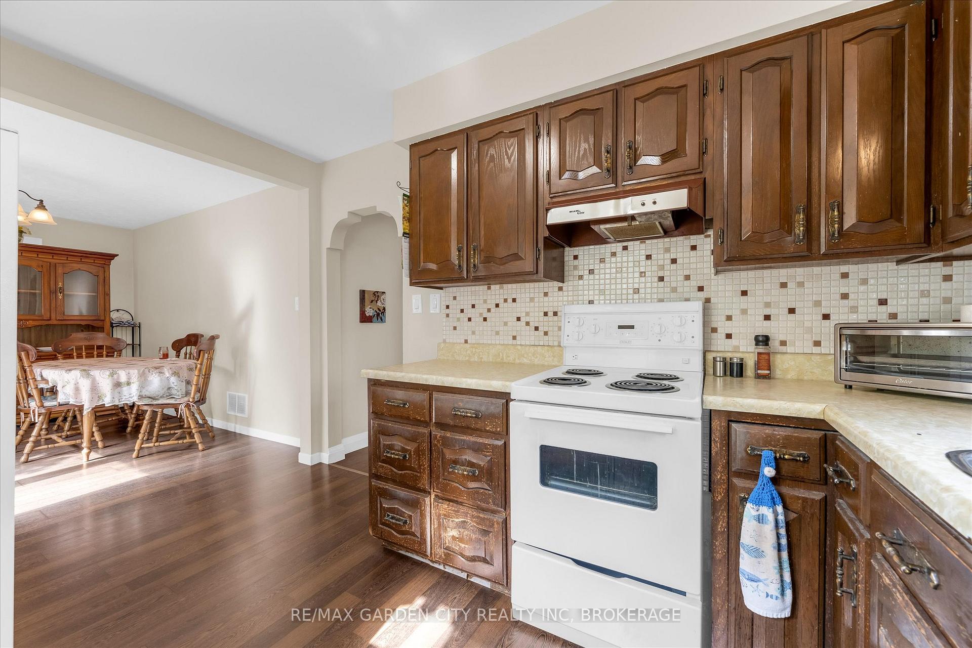 Photo 13 of 165 Pine Street S, Thorold, Thorold Downtown — HOMEH