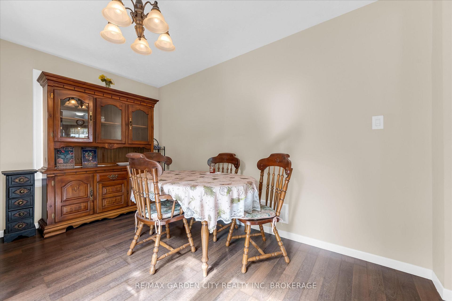 Photo 14 of 165 Pine Street S, Thorold, Thorold Downtown — HOMEH