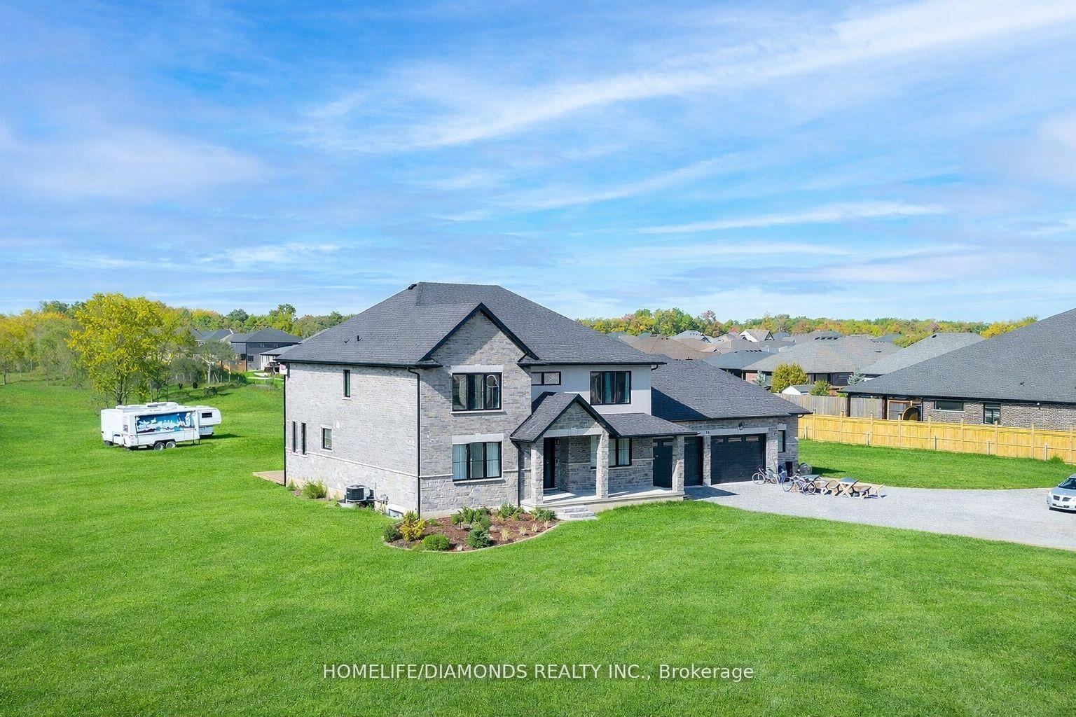 Photo 2 of 129 South Pelham Road, Welland, Coyle Creek — HOMEH