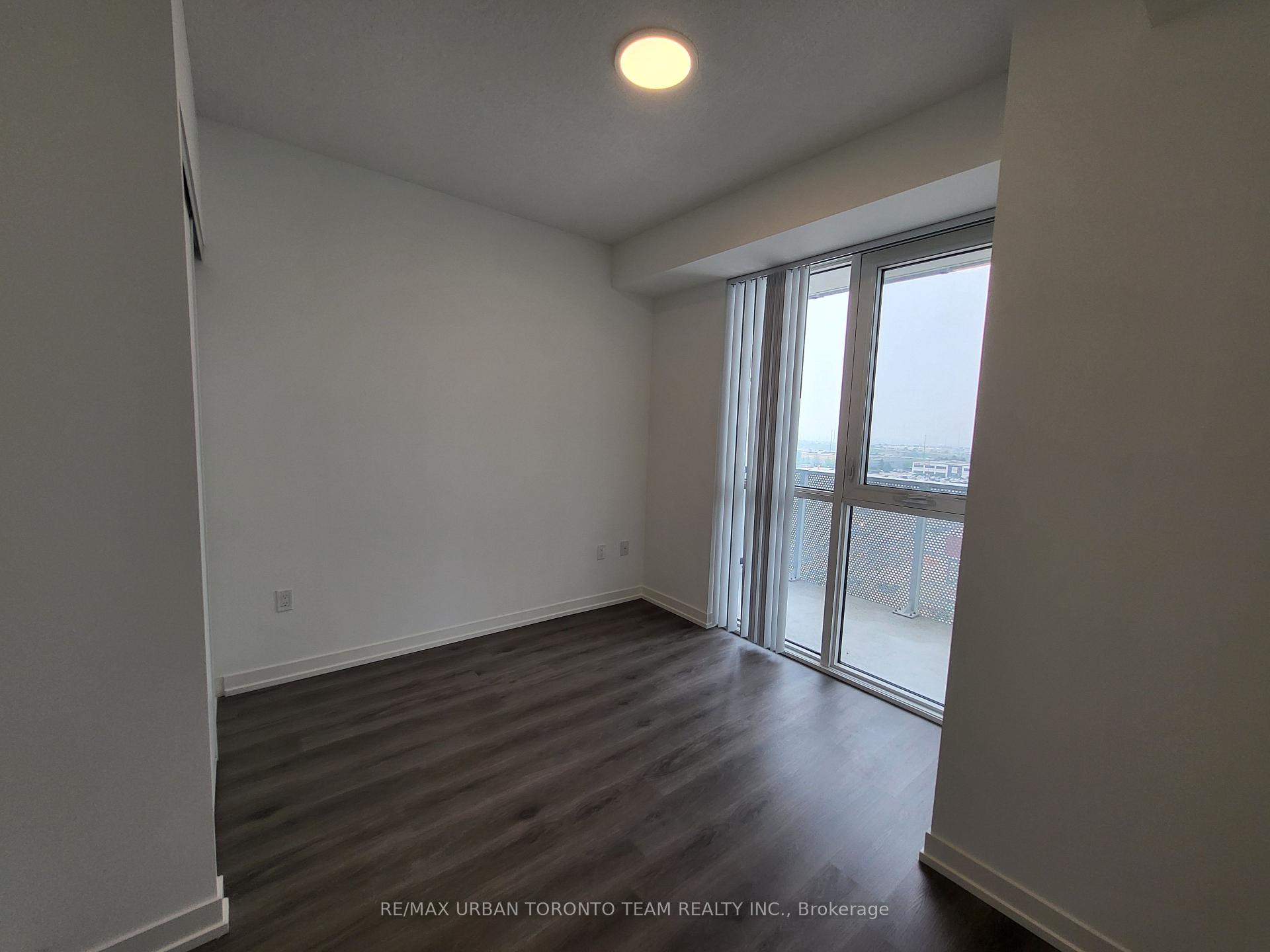 Photo 6 of Unit 801, 28 Interchange Way, Vaughan, Vaughan Corporate Centre — HOMEH