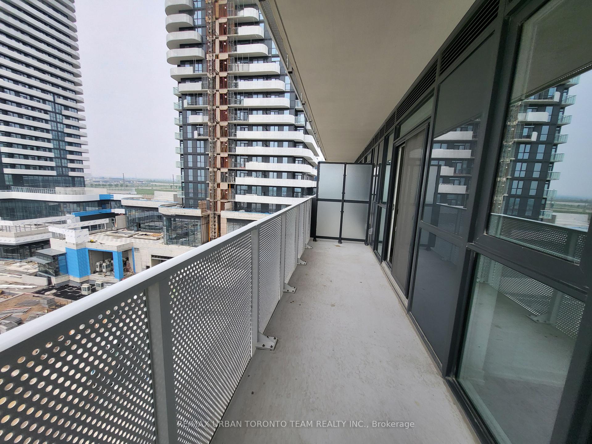 Photo 12 of Unit 801, 28 Interchange Way, Vaughan, Vaughan Corporate Centre — HOMEH
