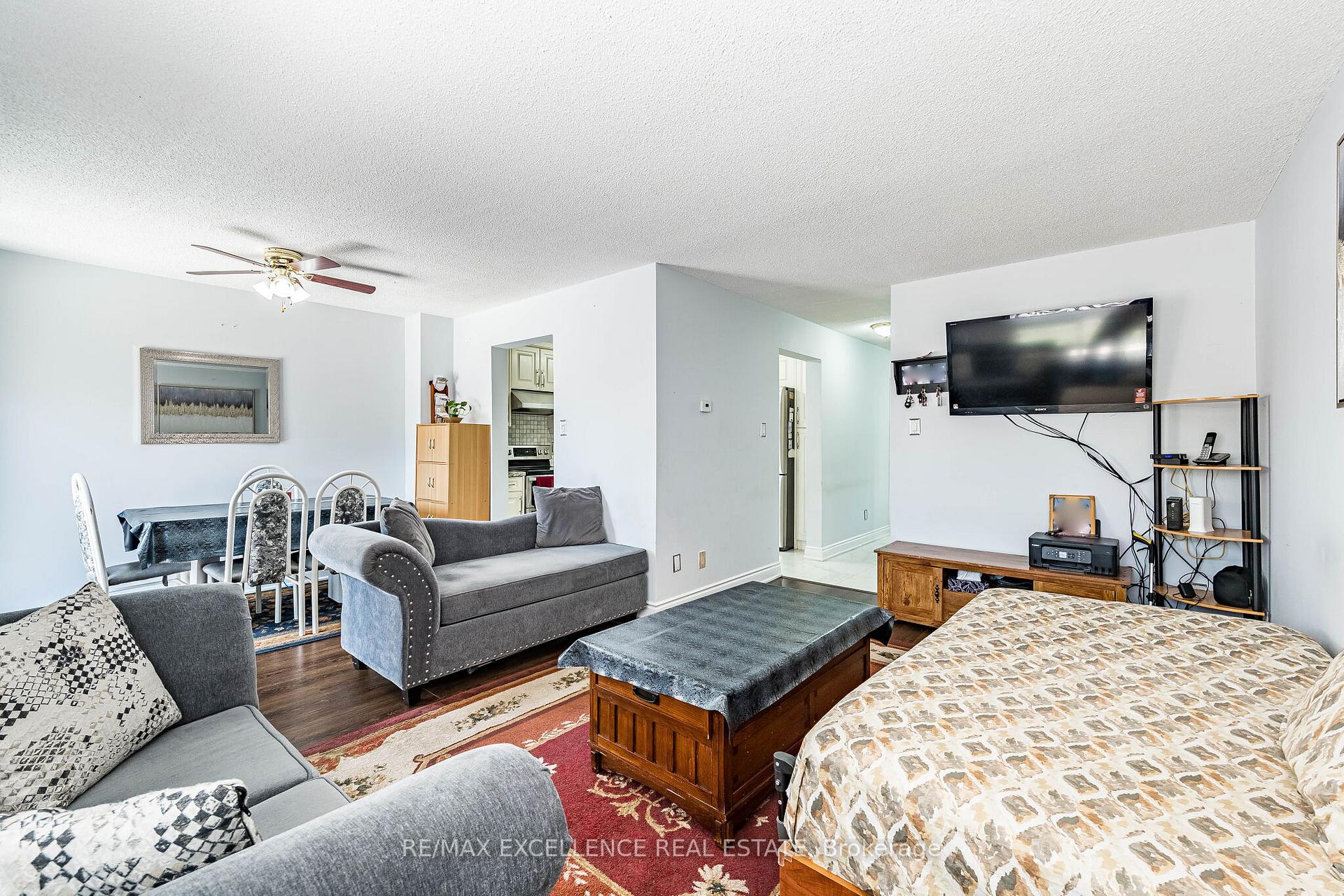 Photo 14 of 6 Stalbridge Avenue, Brampton, Fletcher's Creek South — HOMEH