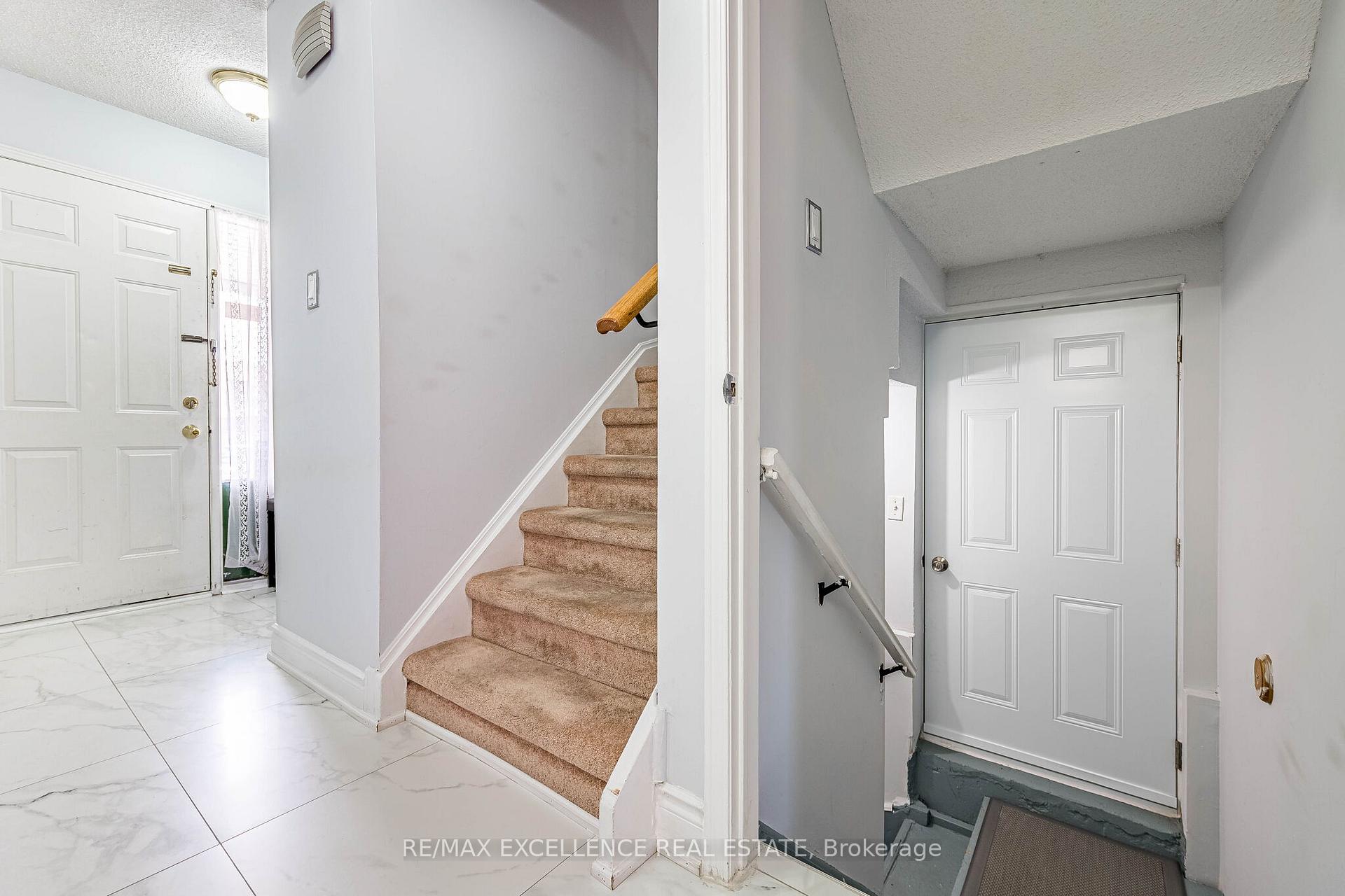 Photo 24 of 6 Stalbridge Avenue, Brampton, Fletcher's Creek South — HOMEH