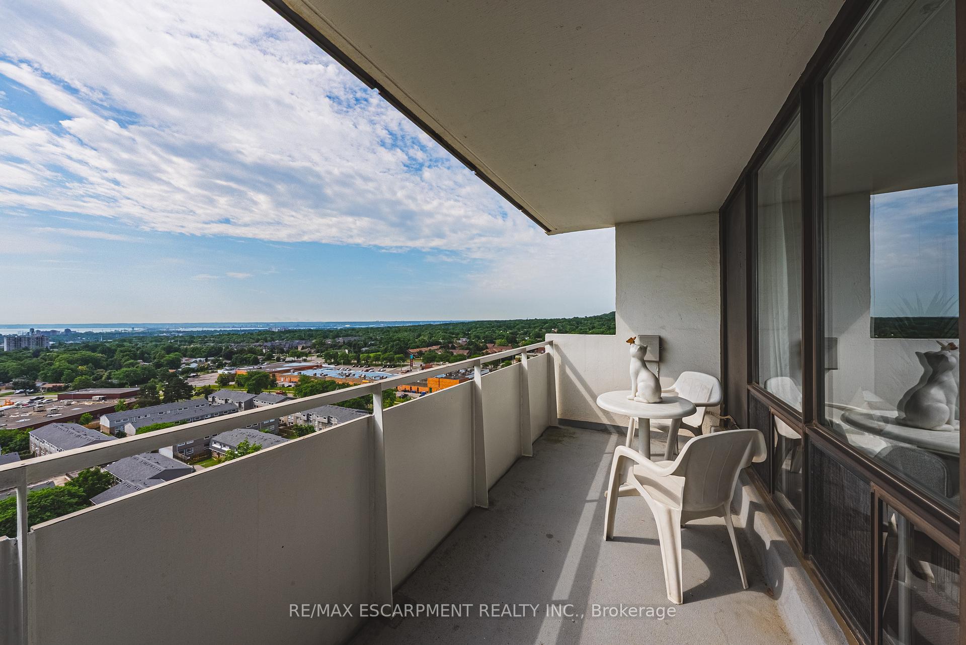 Photo 21 of Unit 1504, 2055 Upper Middle Road, Burlington, Brant Hills — HOMEH