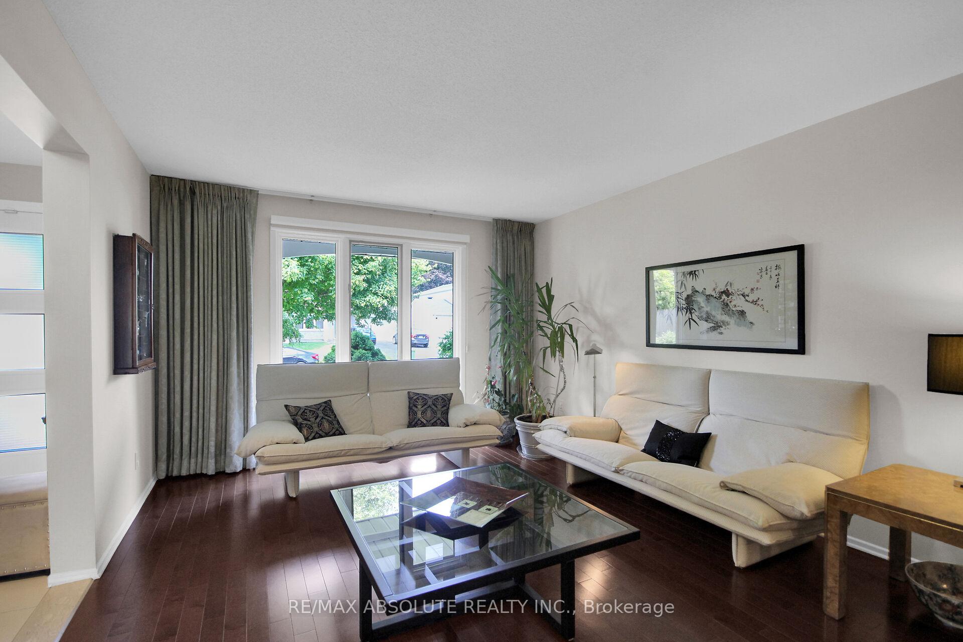 Photo 3 of 79 Shoreham Avenue, Ottawa, Craig Henry/Woodvale — HOMEH