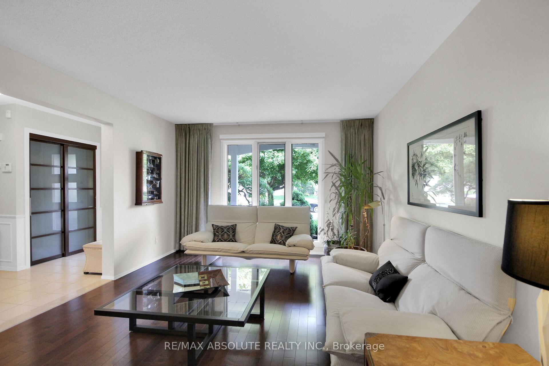 Photo 4 of 79 Shoreham Avenue, Ottawa, Craig Henry/Woodvale — HOMEH