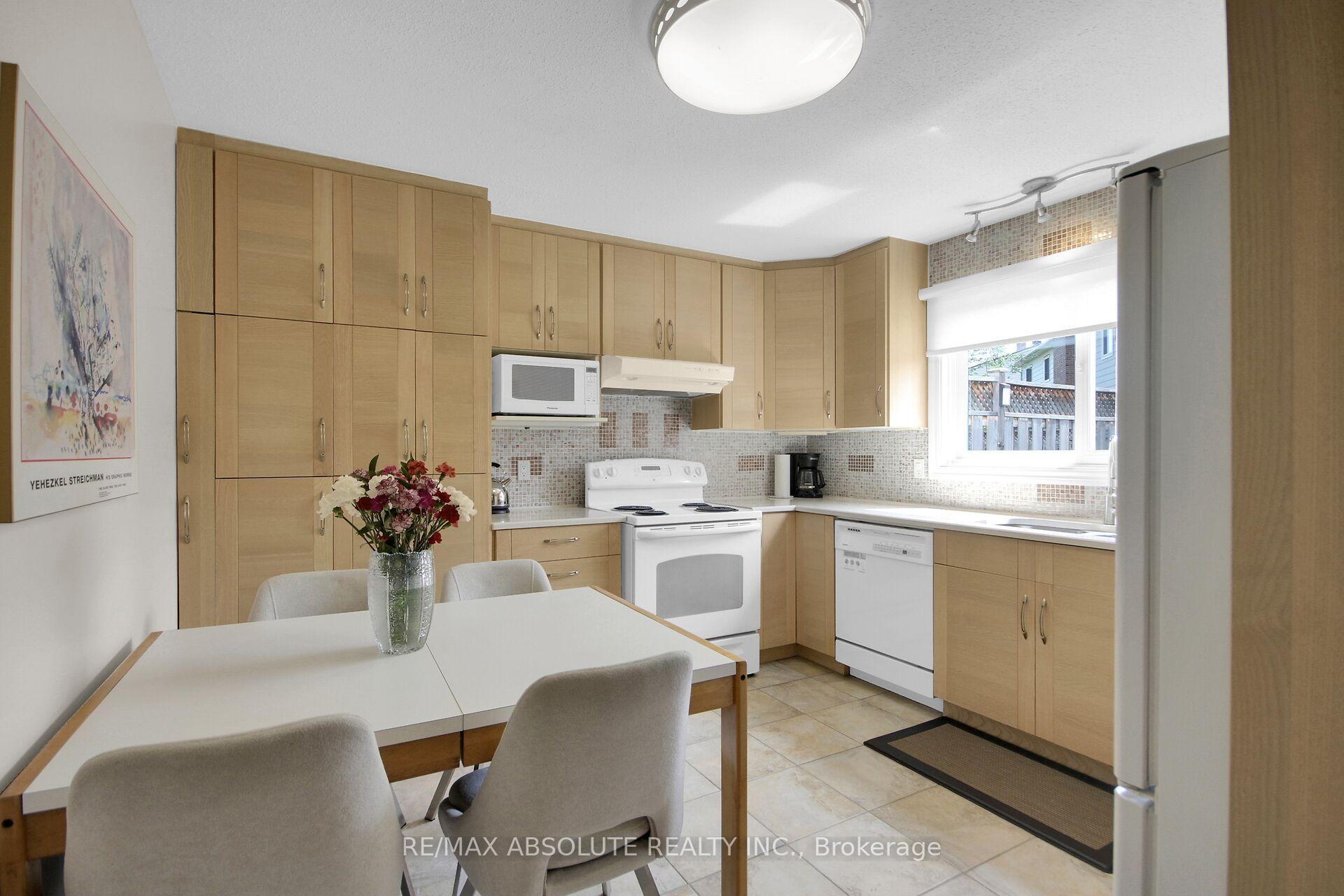 Photo 8 of 79 Shoreham Avenue, Ottawa, Craig Henry/Woodvale — HOMEH