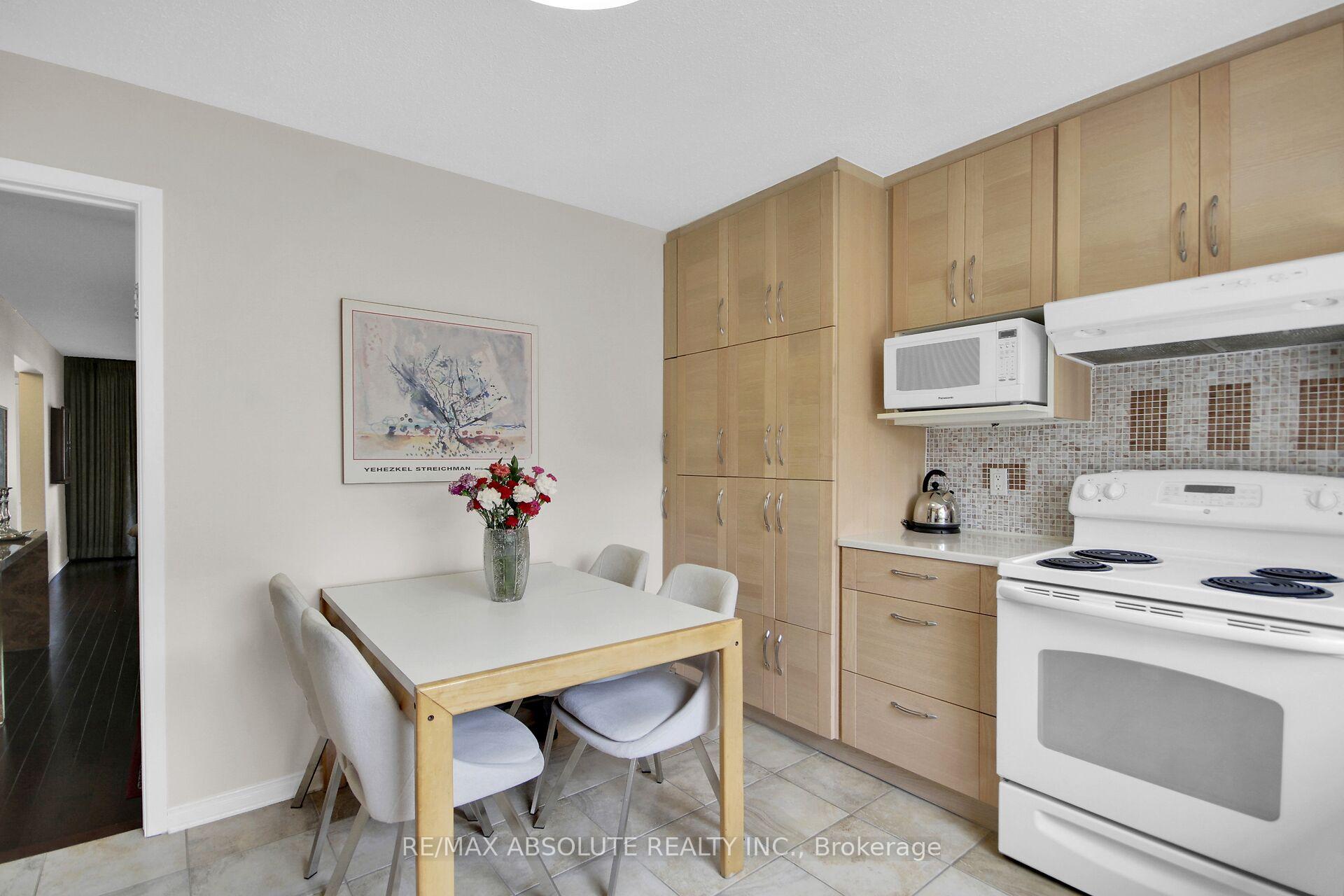 Photo 9 of 79 Shoreham Avenue, Ottawa, Craig Henry/Woodvale — HOMEH