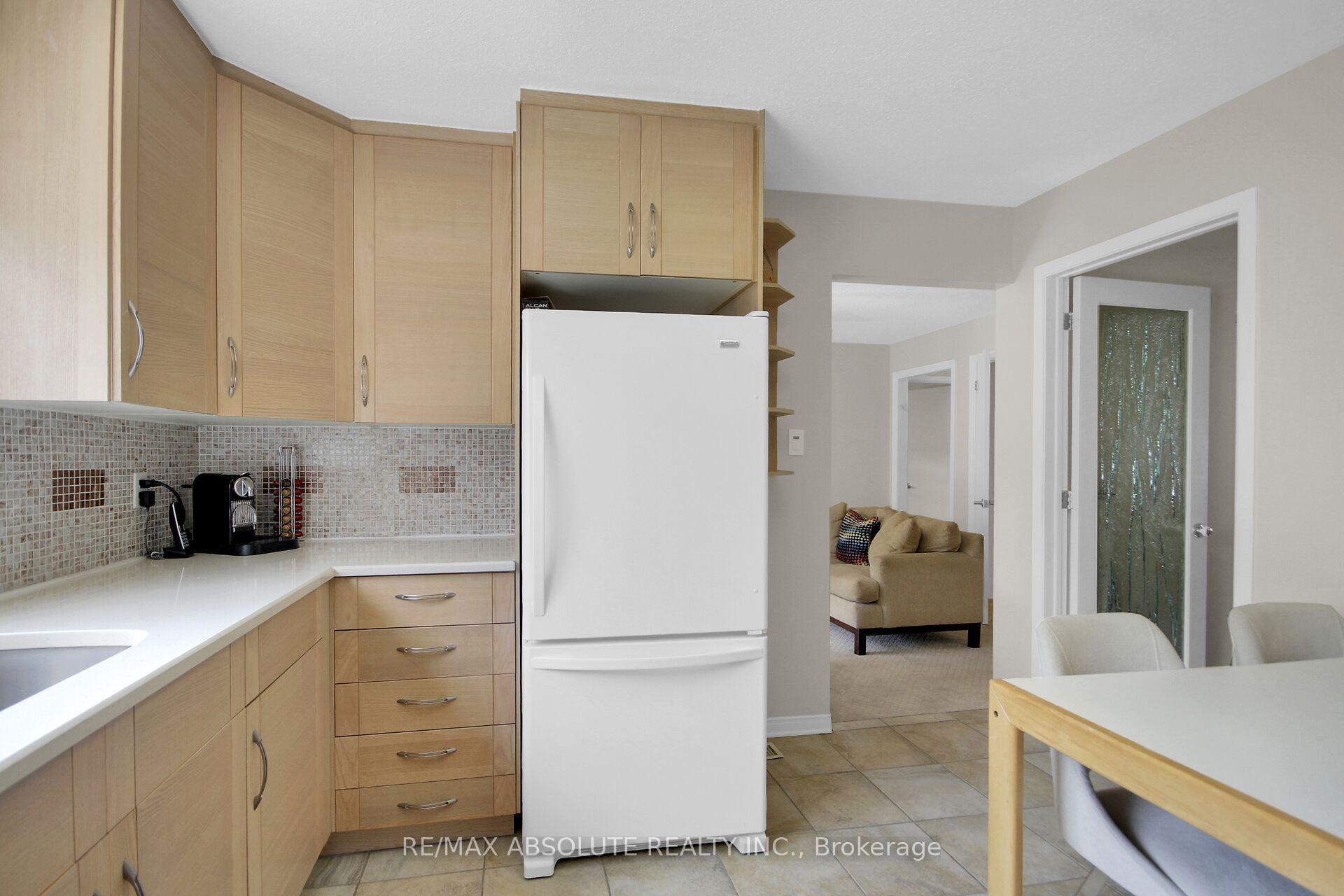 Photo 11 of 79 Shoreham Avenue, Ottawa, Craig Henry/Woodvale — HOMEH