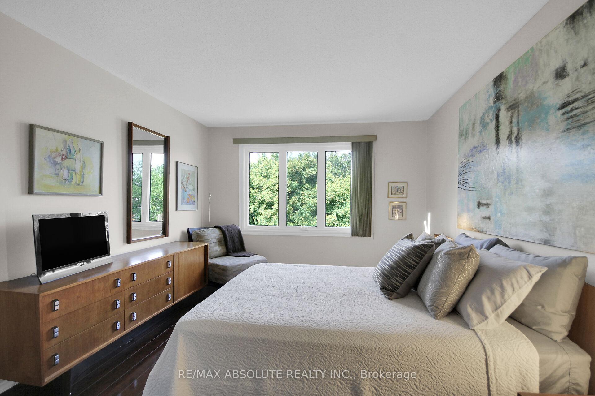 Photo 19 of 79 Shoreham Avenue, Ottawa, Craig Henry/Woodvale — HOMEH