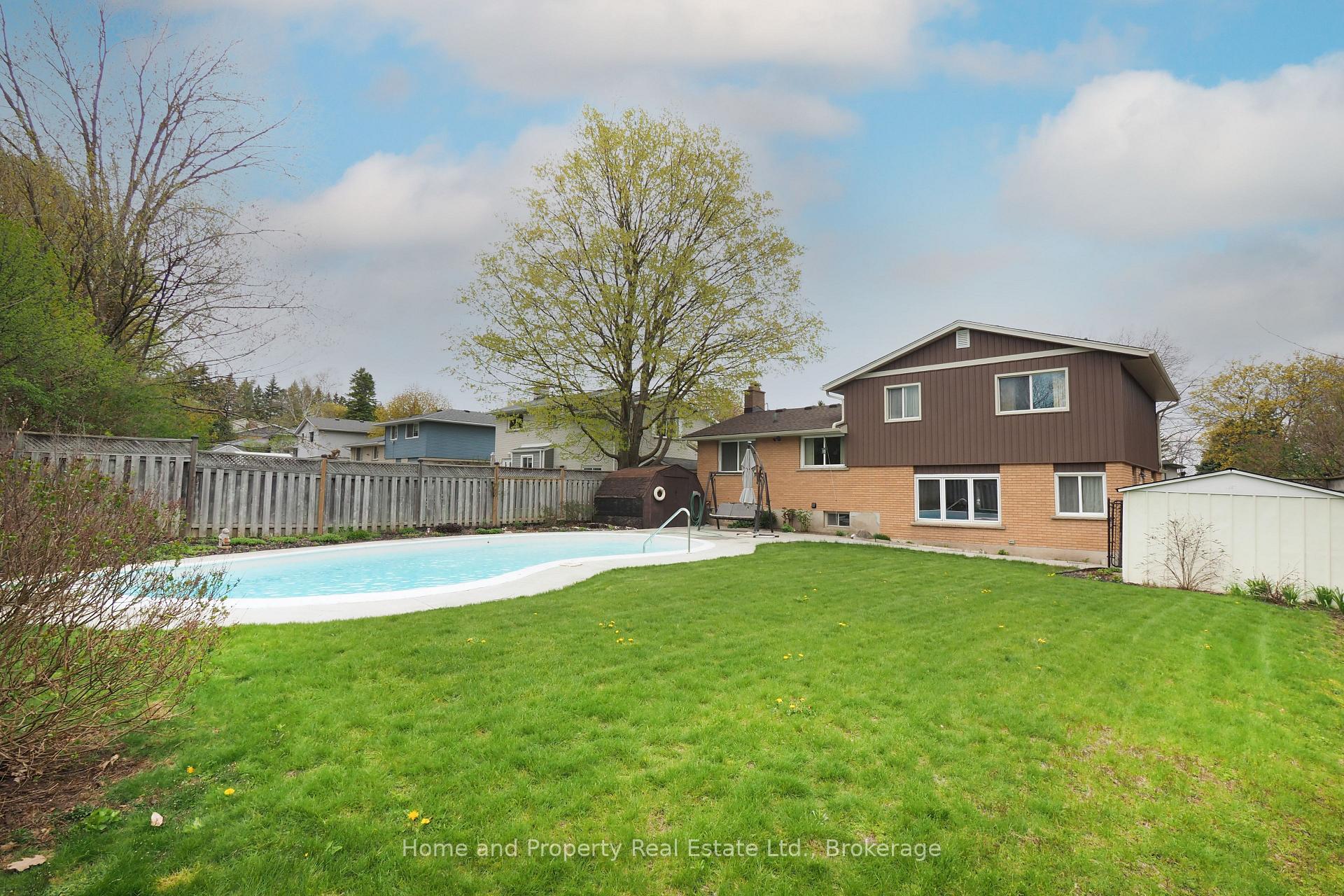 Photo 4 of 76 Cloverdale Crescent, Kitchener, Forest Hill — HOMEH