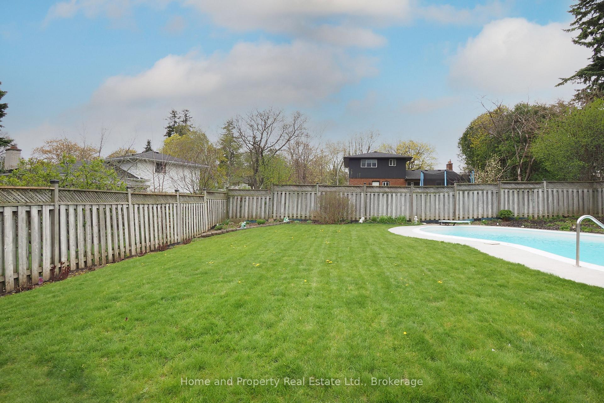 Photo 6 of 76 Cloverdale Crescent, Kitchener, Forest Hill — HOMEH