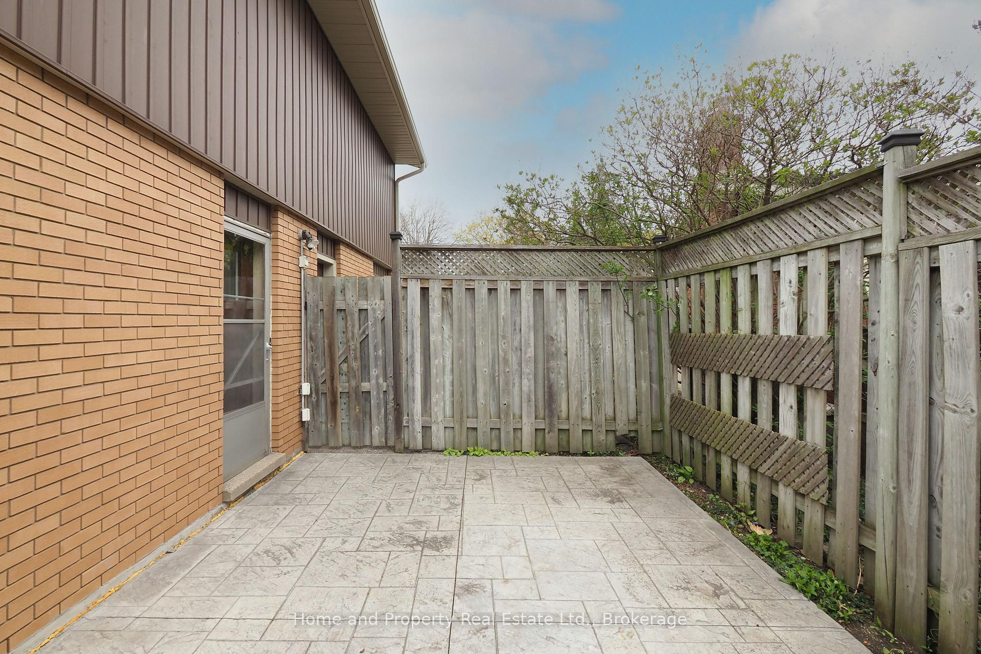 Photo 10 of 76 Cloverdale Crescent, Kitchener, Forest Hill — HOMEH