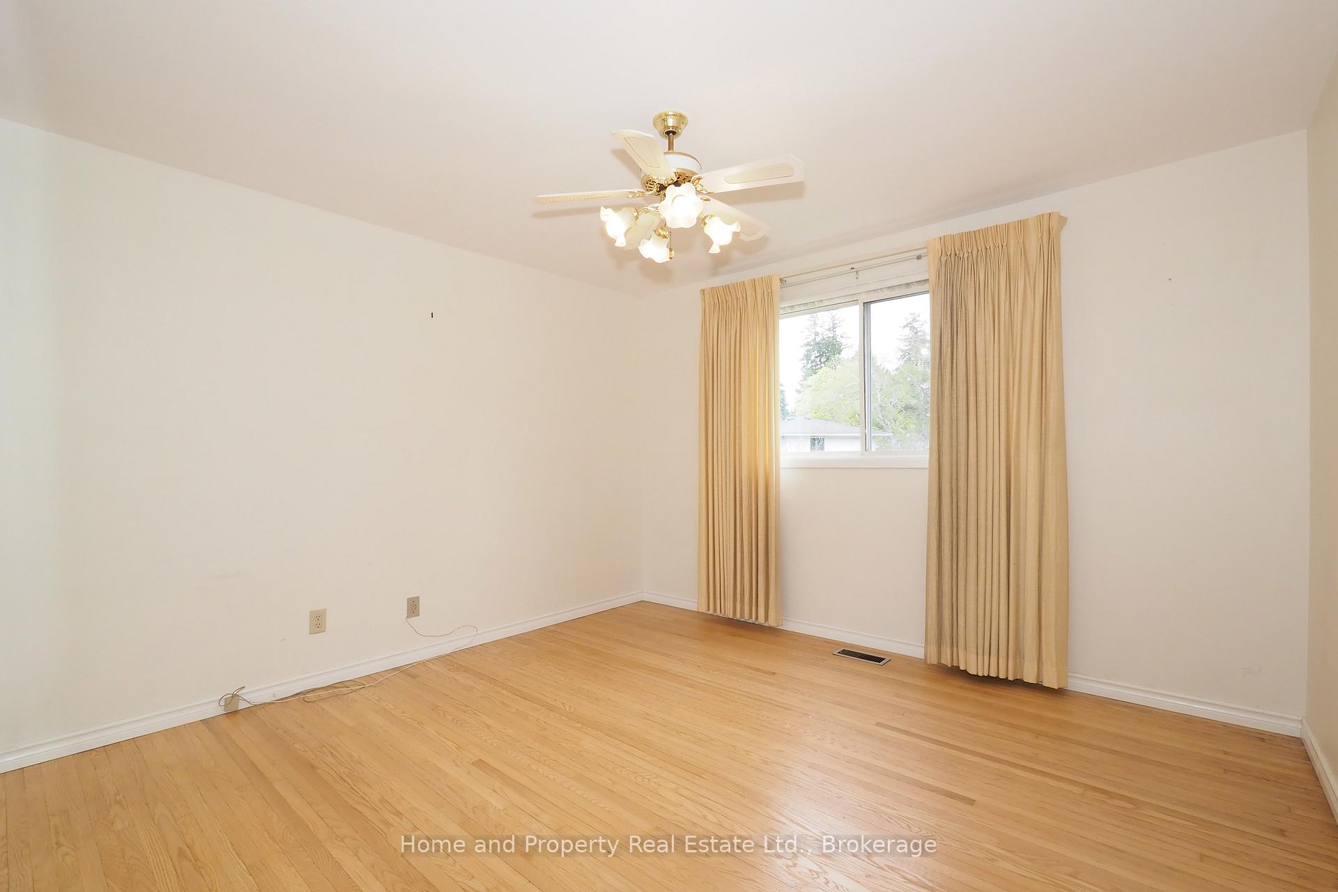 Photo 23 of 76 Cloverdale Crescent, Kitchener, Forest Hill — HOMEH