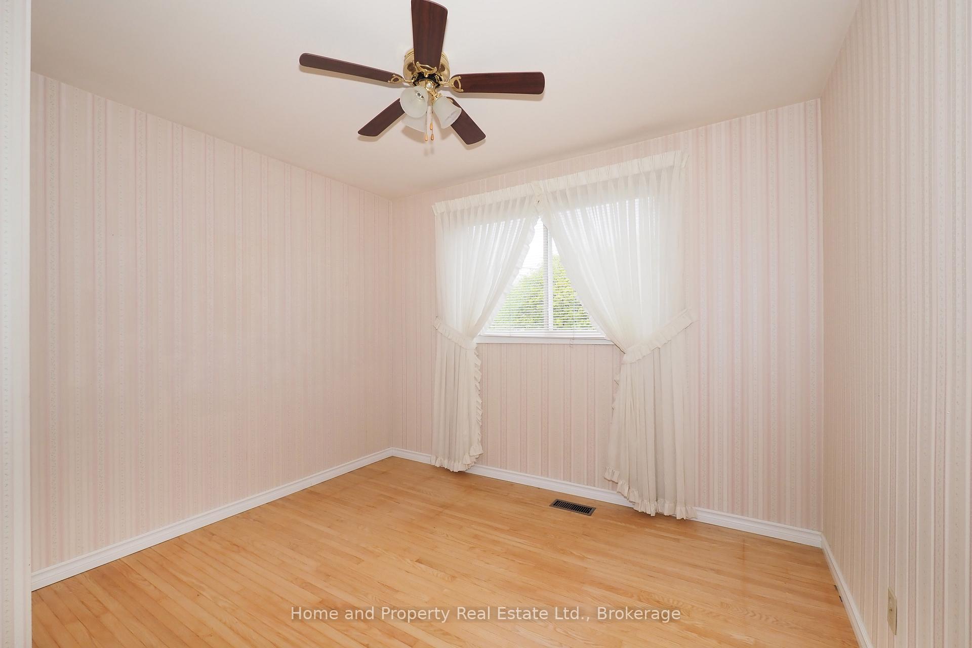Photo 28 of 76 Cloverdale Crescent, Kitchener, Forest Hill — HOMEH
