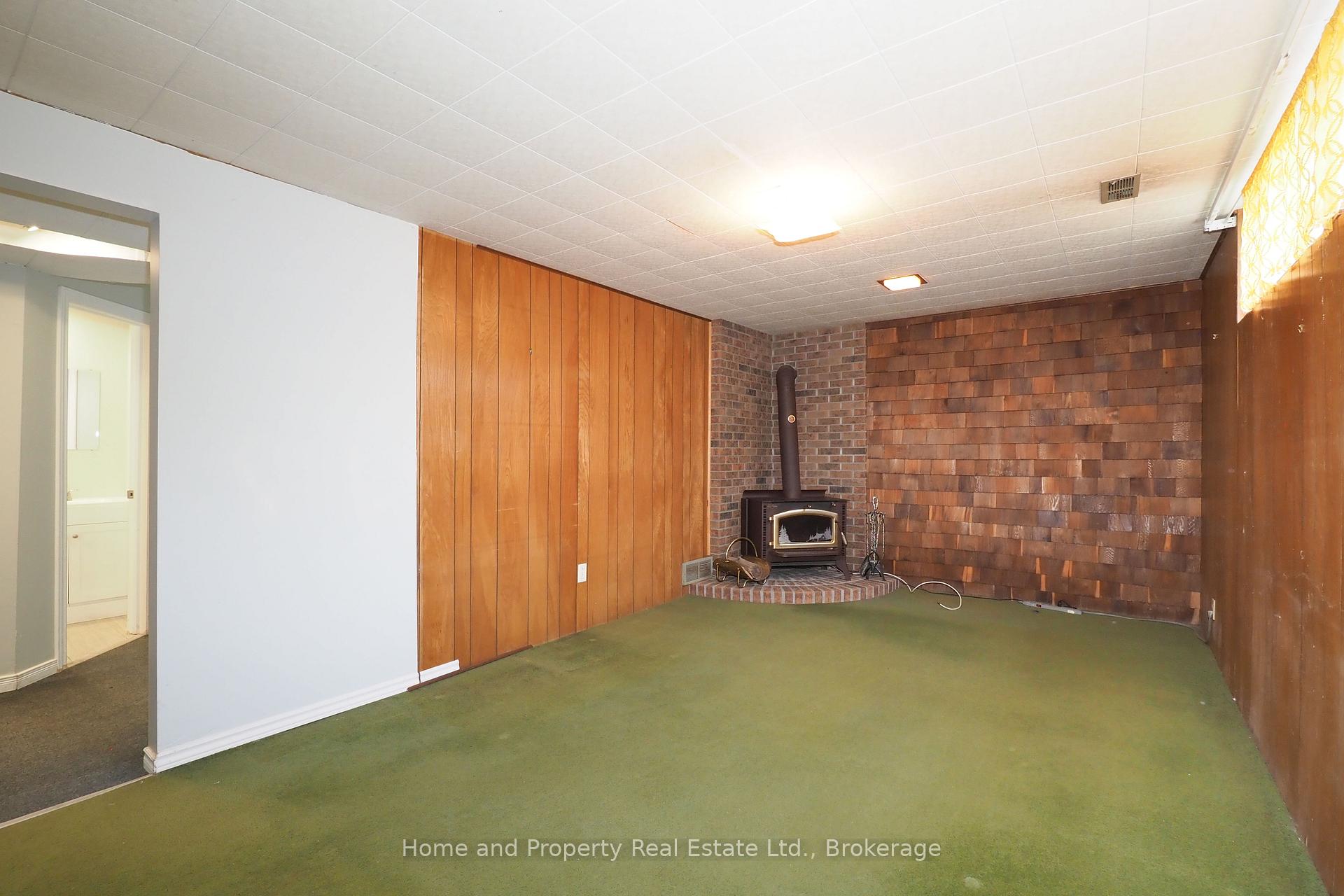 Photo 32 of 76 Cloverdale Crescent, Kitchener, Forest Hill — HOMEH