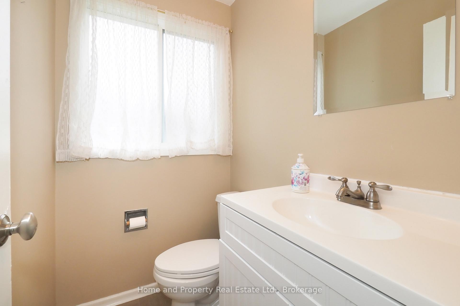 Photo 40 of 76 Cloverdale Crescent, Kitchener, Forest Hill — HOMEH