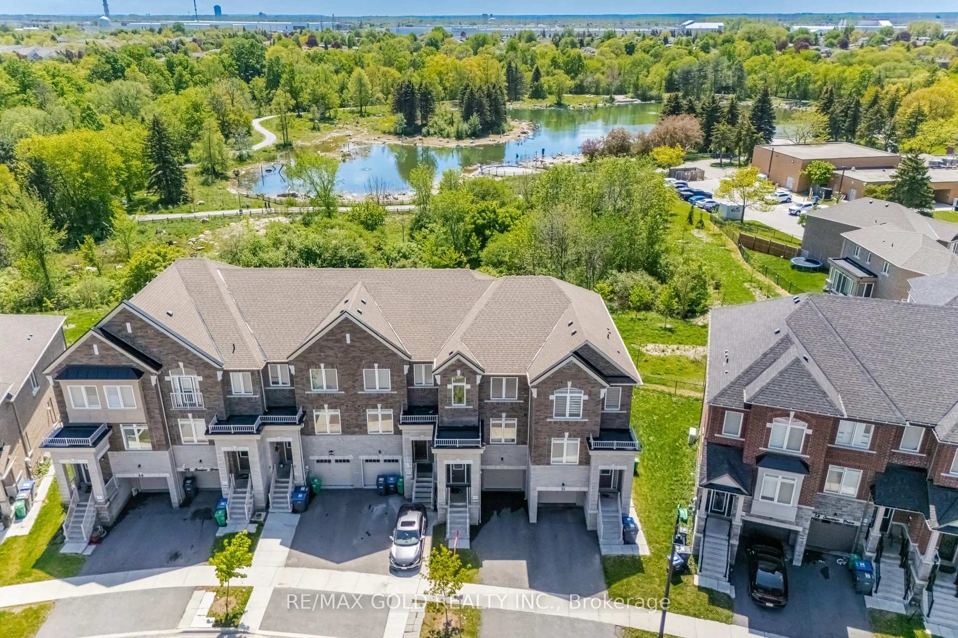 Photo 2 of 52 Savino Drive, Brampton, Heart Lake West — HOMEH