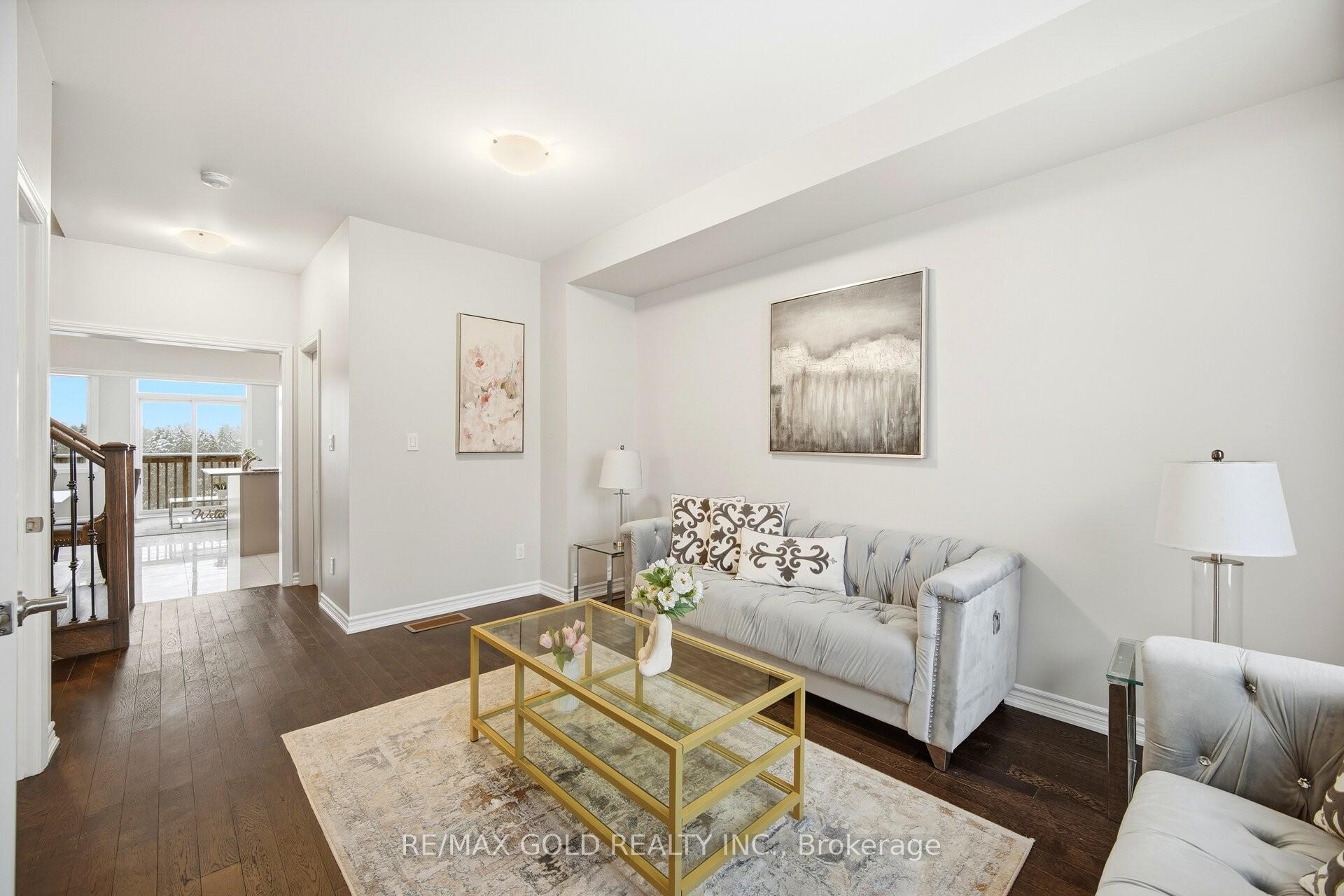 Photo 5 of 52 Savino Drive, Brampton, Heart Lake West — HOMEH