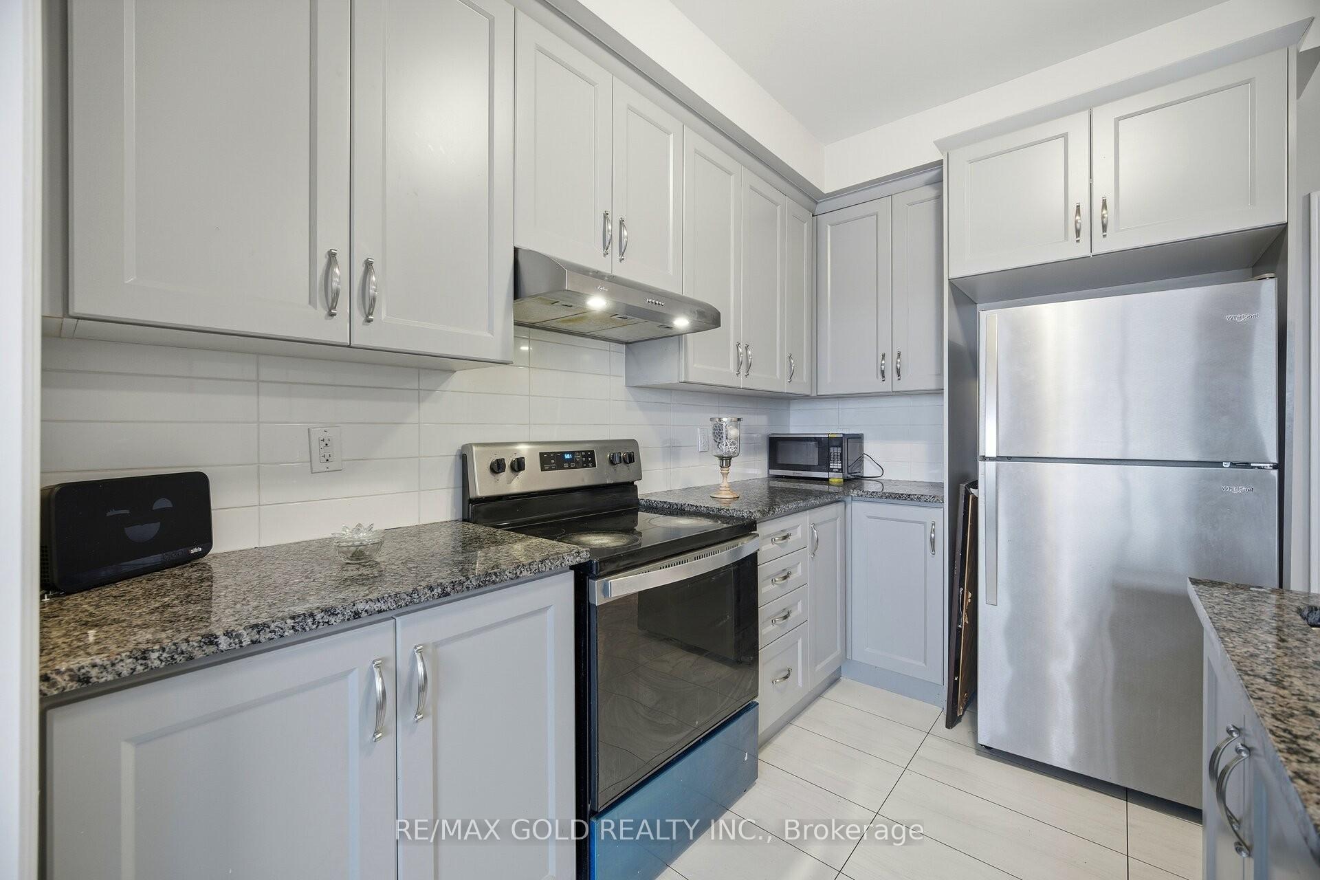 Photo 9 of 52 Savino Drive, Brampton, Heart Lake West — HOMEH