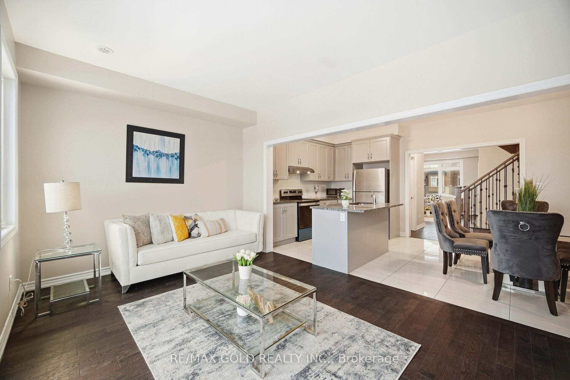 Photo 12 of 52 Savino Drive, Brampton, Heart Lake West — HOMEH