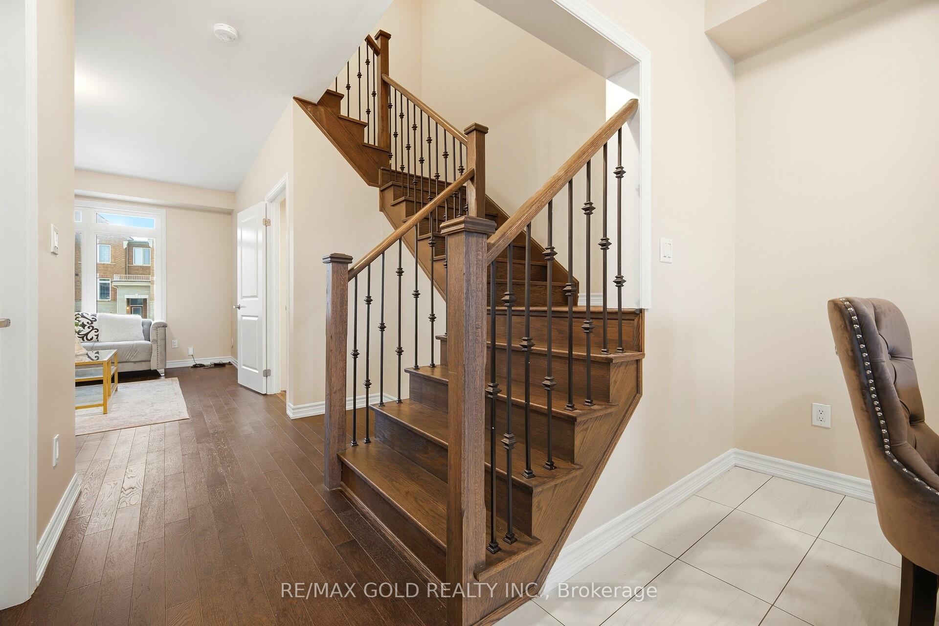 Photo 14 of 52 Savino Drive, Brampton, Heart Lake West — HOMEH