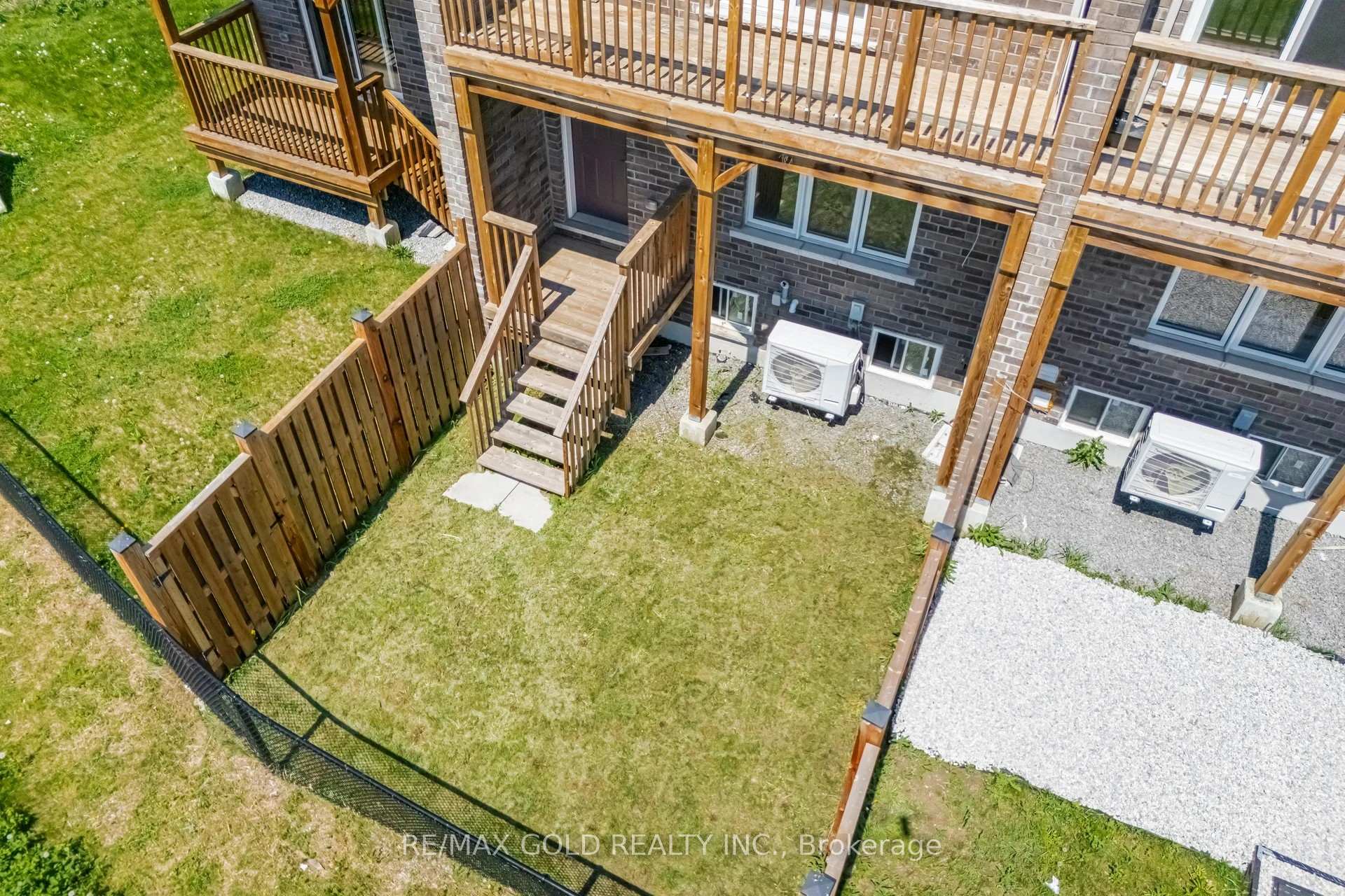Photo 28 of 52 Savino Drive, Brampton, Heart Lake West — HOMEH