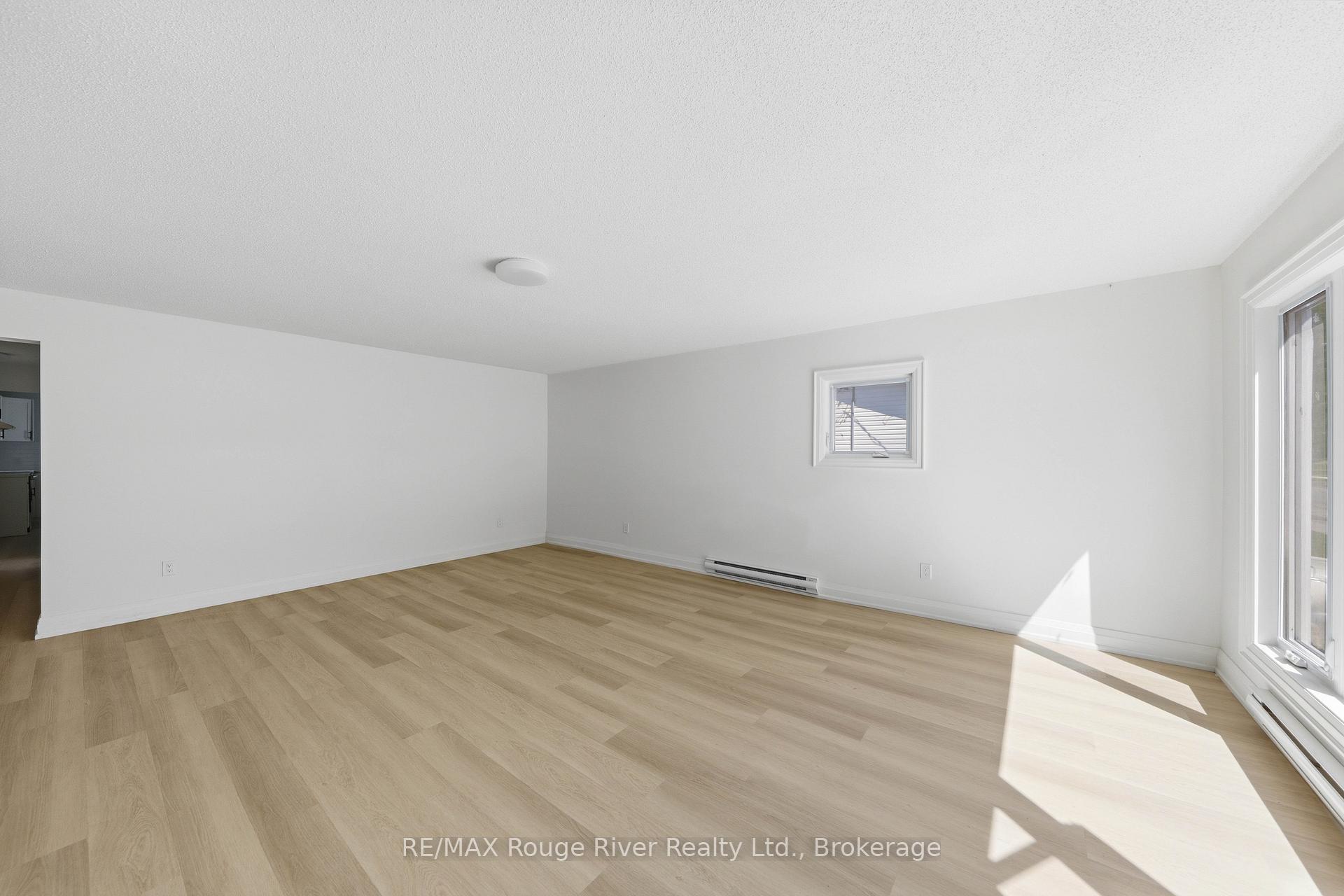 Photo 4 of Unit Unit B, 144 Macdonald Avenue, Belleville, Belleville Ward — HOMEH