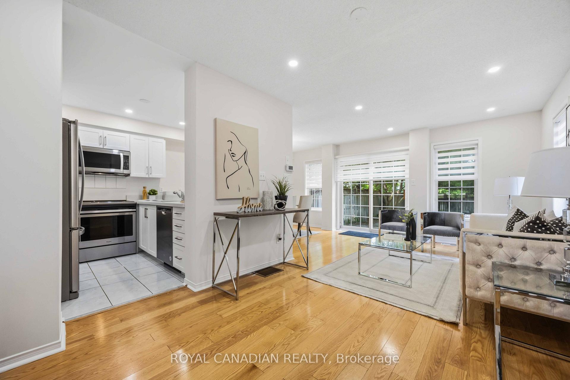 Photo 10 of 137 Stokely Crescent, Whitby, Downtown Whitby — HOMEH