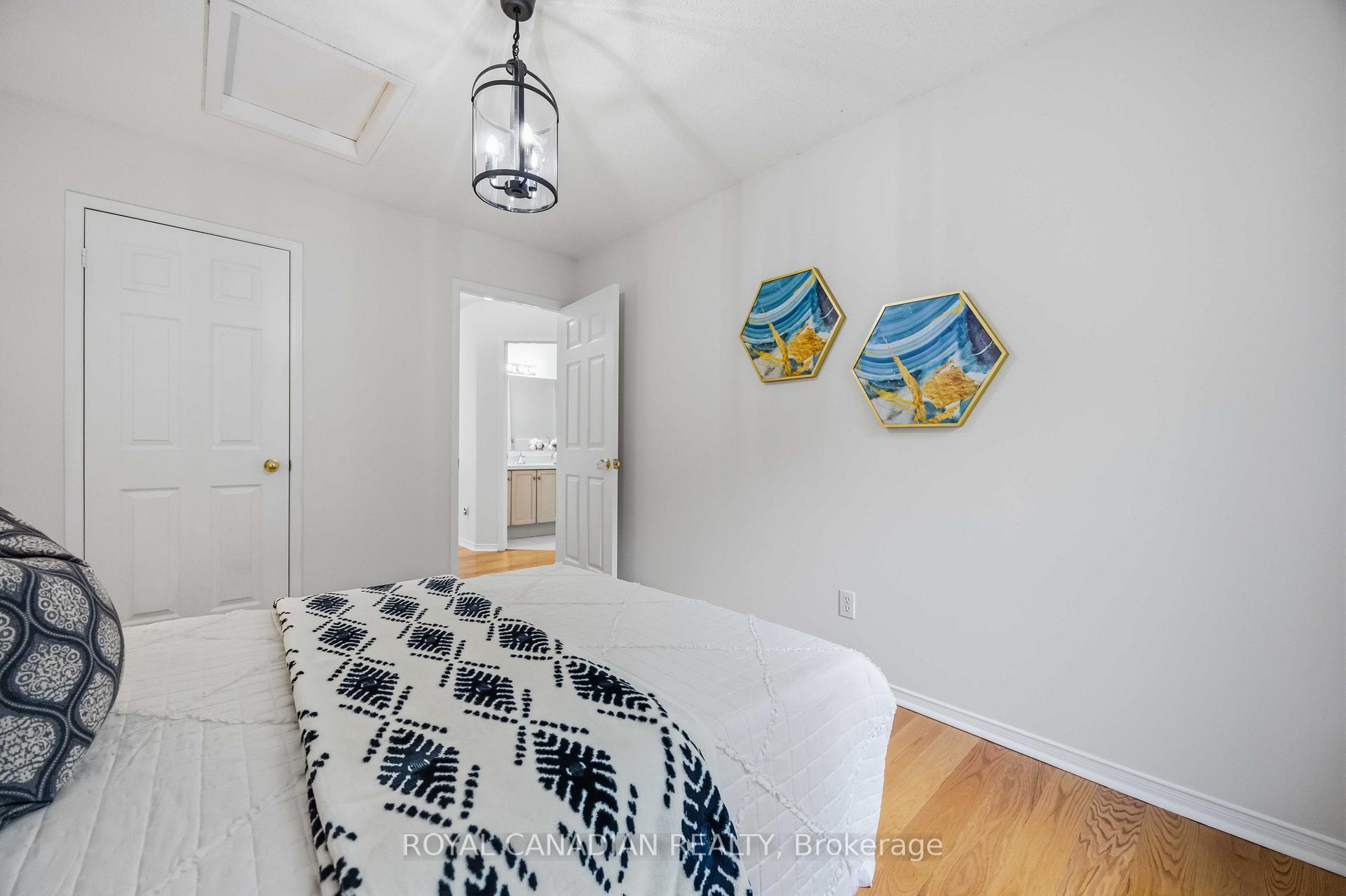 Photo 33 of 137 Stokely Crescent, Whitby, Downtown Whitby — HOMEH