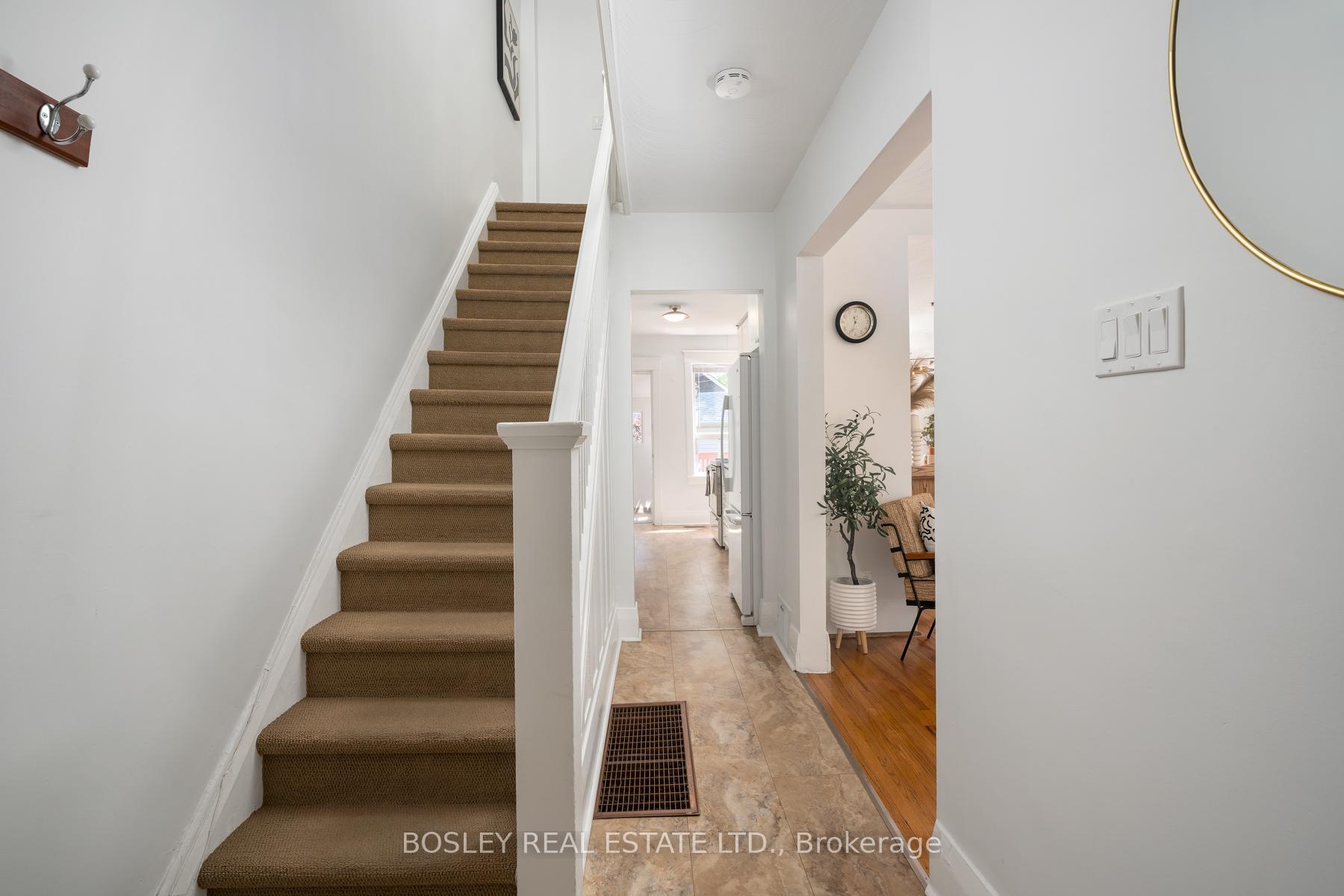 Photo 6 of 129 Linsmore Crescent, Toronto, Danforth Village-East York — HOMEH